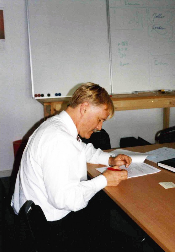 Robert Gorter at his institute in Berlin in 1998 reading a draft of a research paper to be (successfully) submitted for publication to the British Medical Journal (BMJ)